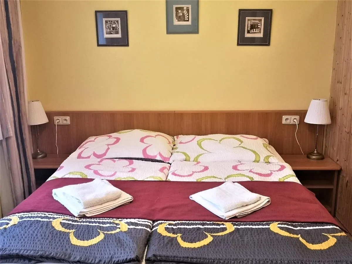 Apartment Hanspaulka Garden Prag Çek Cumhuriyeti