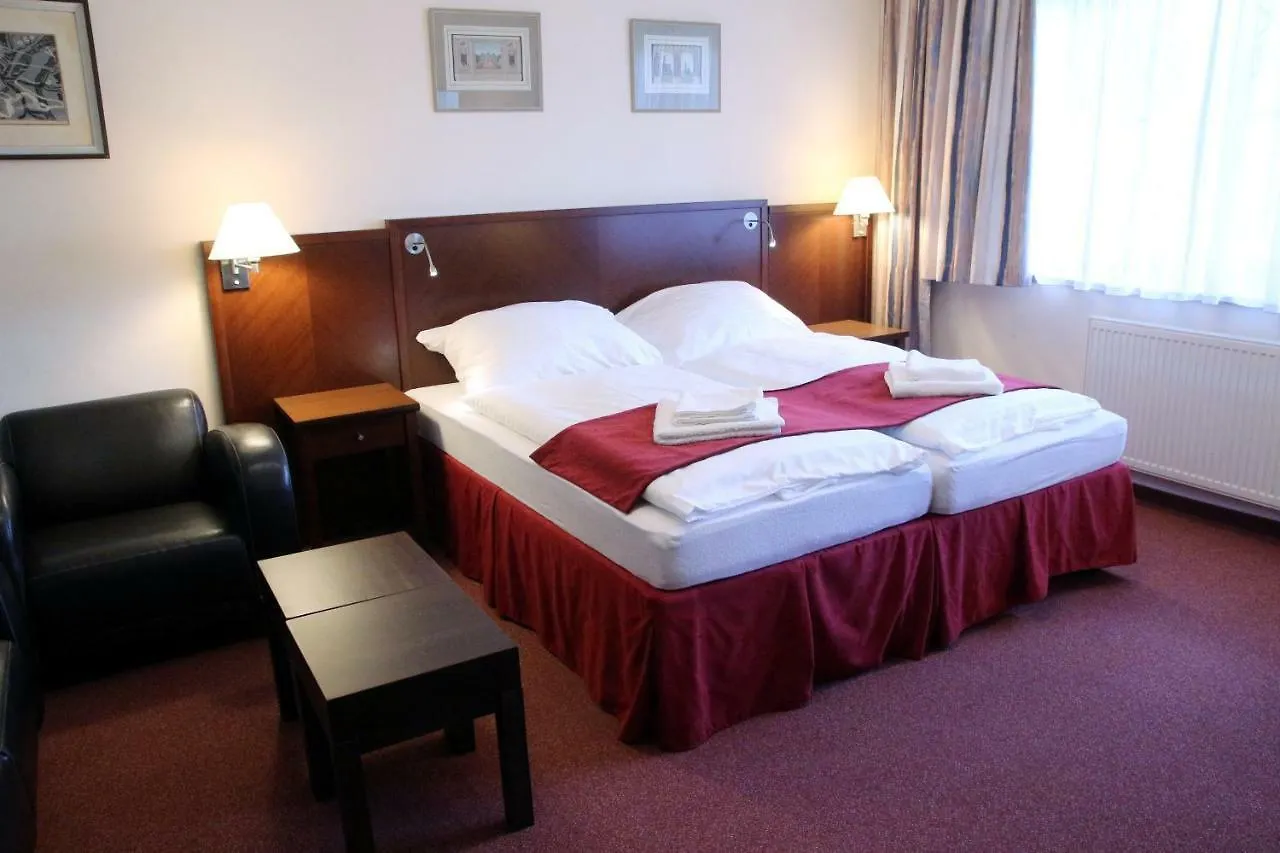 Apartment Hanspaulka Garden ile iletişim